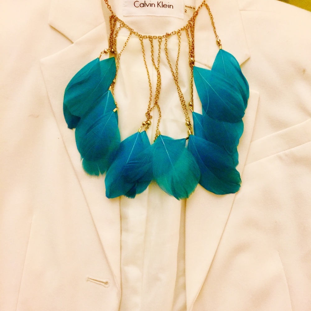 NWOT Boho Feather Necklace